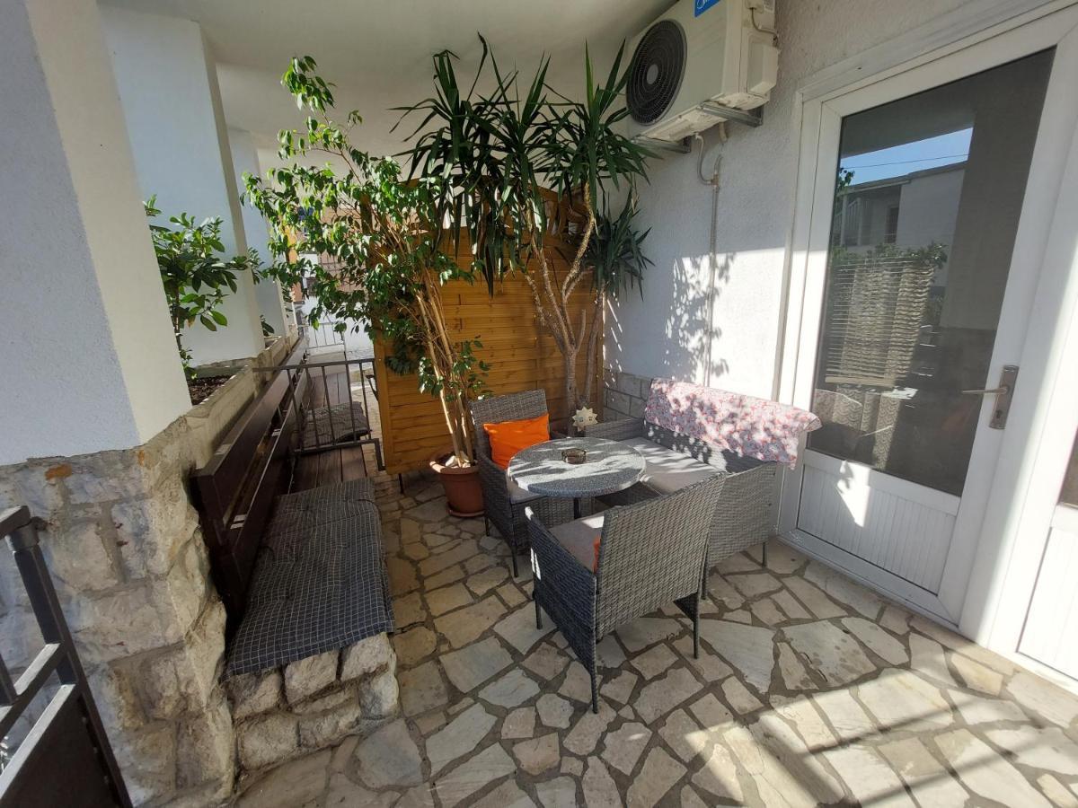 Loredana Apartments Crikvenica Bagian luar foto