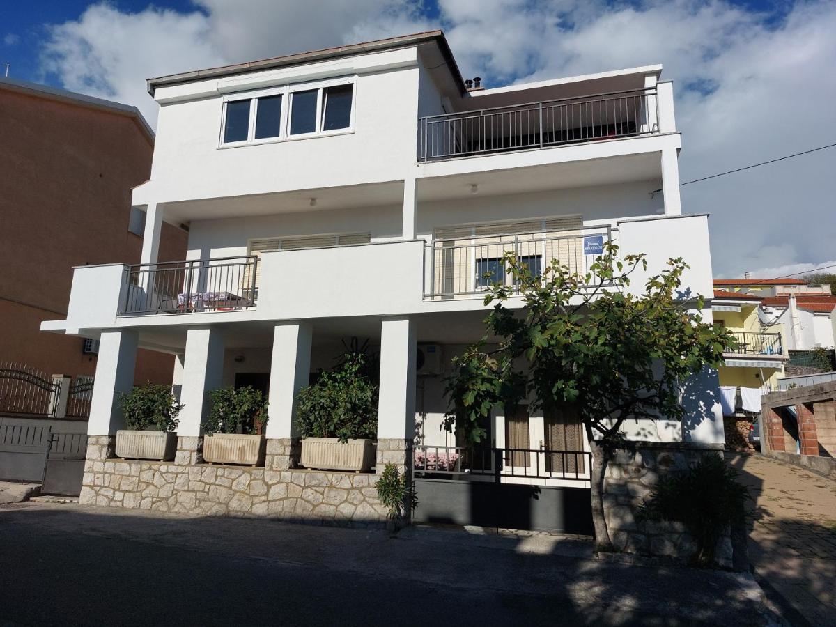 Loredana Apartments Crikvenica Bagian luar foto