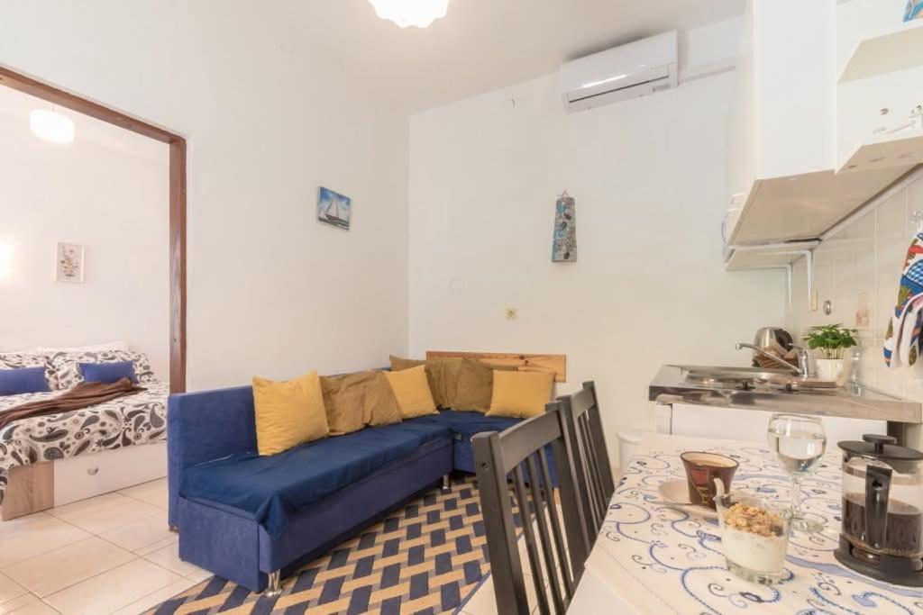 Loredana Apartments Crikvenica Ruang foto