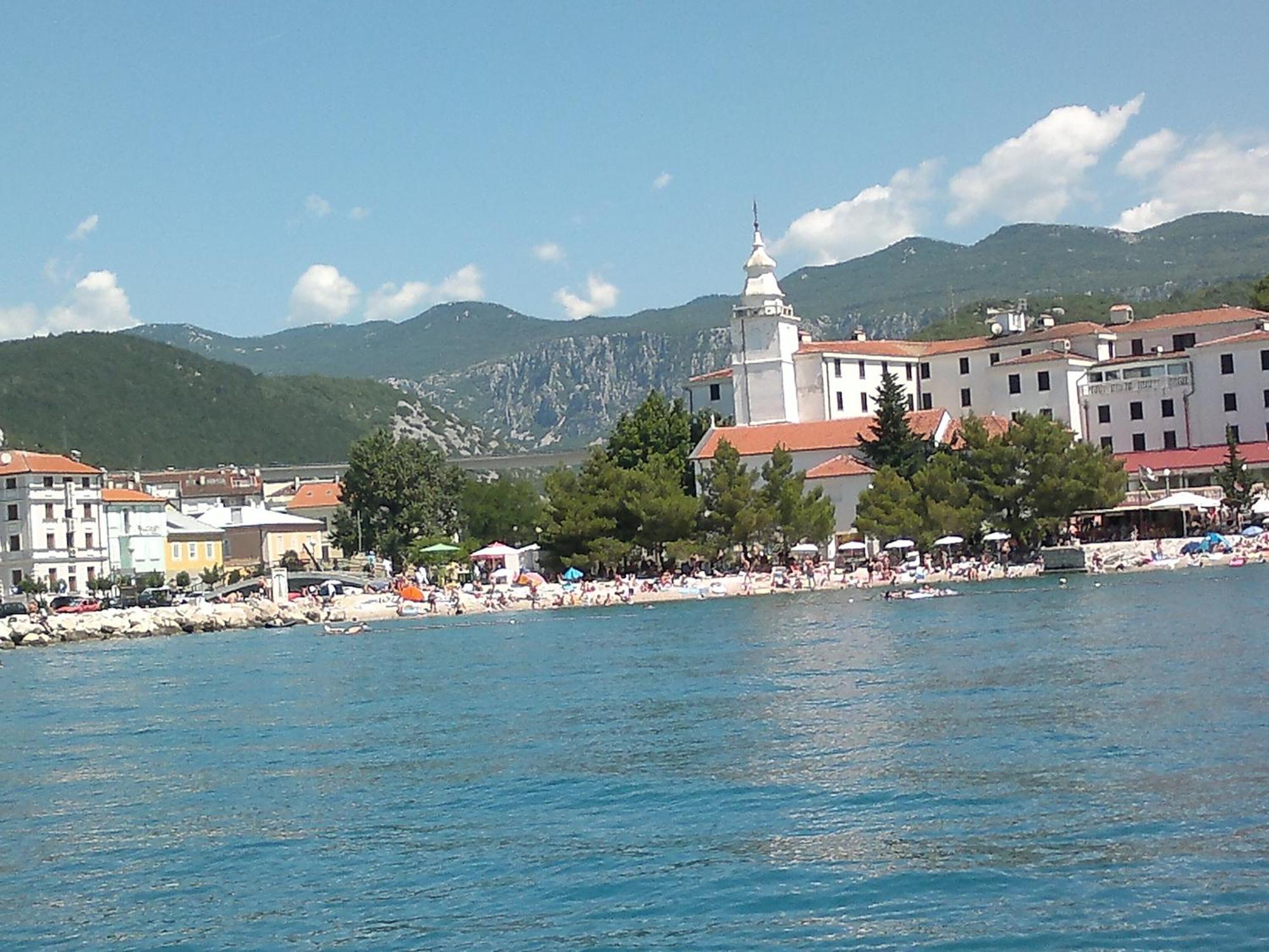 Loredana Apartments Crikvenica Bagian luar foto